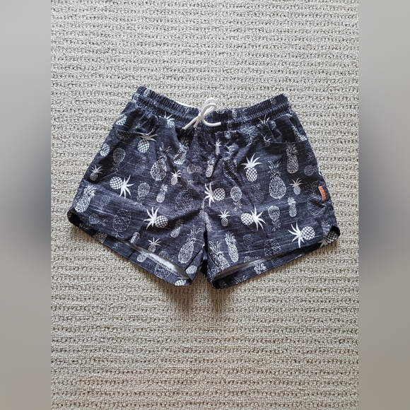 New✨ Unifit Pineapple Print Beach Shorts - Picture 1 of 6